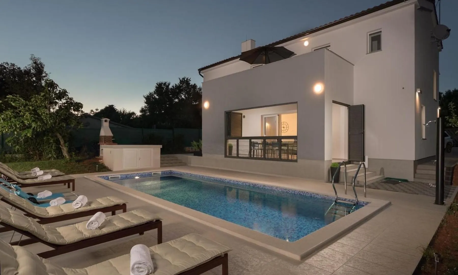 Ferienhaus Mit Privatpool Fuer 8 Personen Ca 200 Qm In Medulin, Istrien Suedkueste Von Istrien Holiday home Medulin