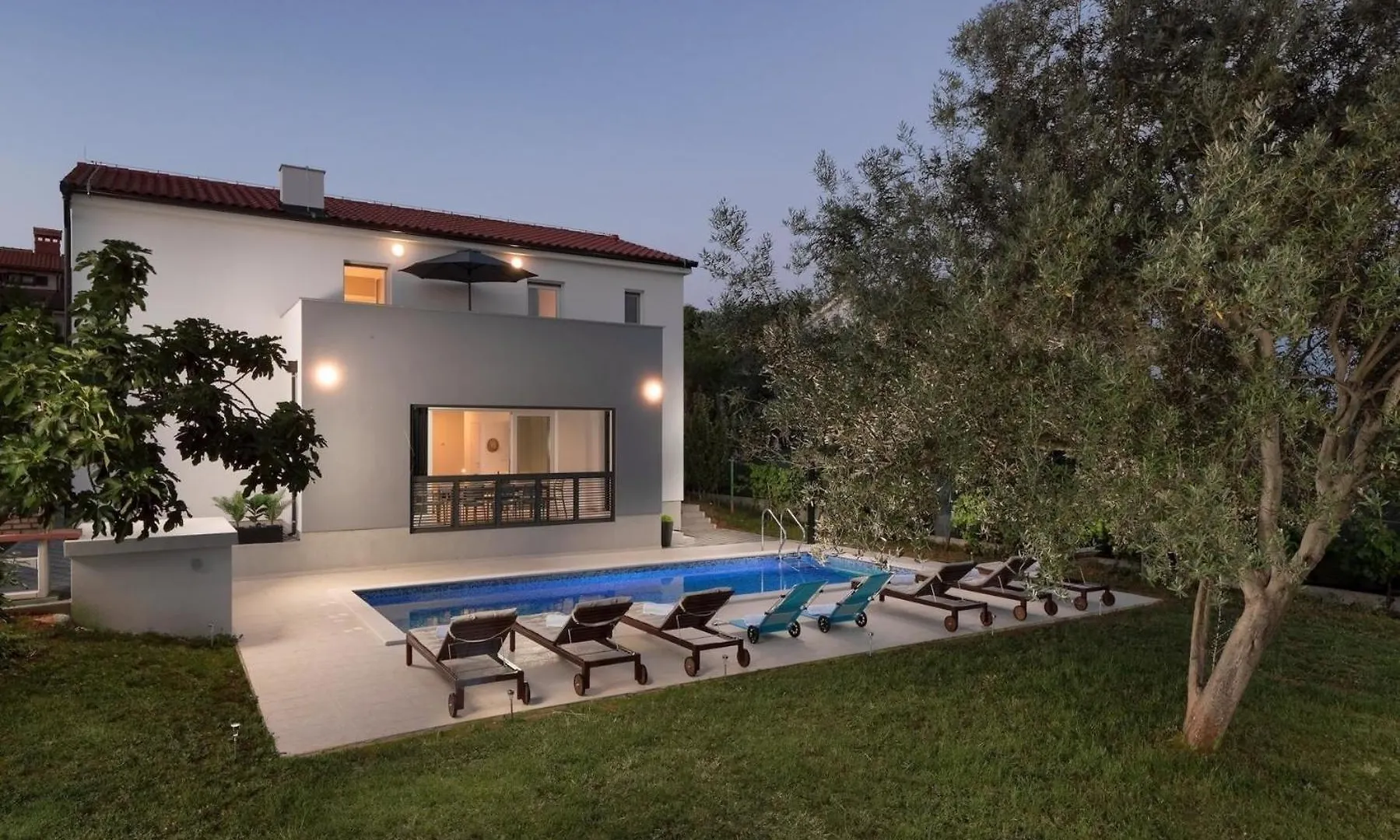 Ferienhaus Mit Privatpool Fuer 8 Personen Ca 200 Qm In Medulin, Istrien Suedkueste Von Istrien